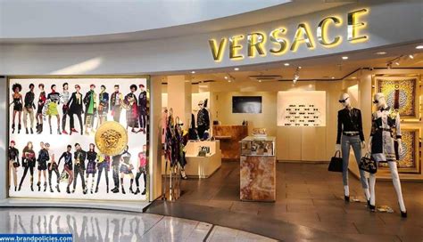 versace returns